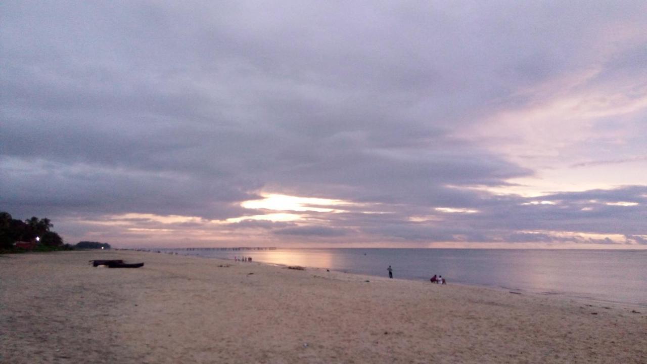Golden Beach Home Stay Alappuzha Екстериор снимка