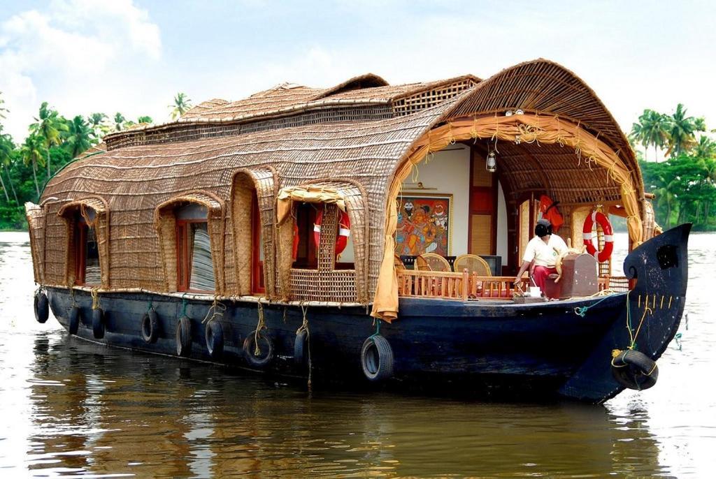 Golden Beach Home Stay Alappuzha Екстериор снимка